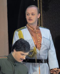 Сегодня День рождения отмечает актёр театра «Галёрка» - Артём Савинов!